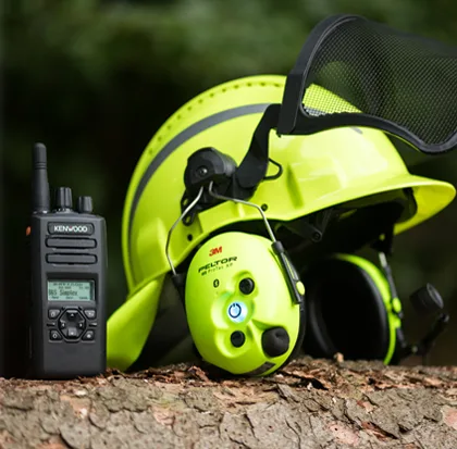 DMR Handfunkgerät mit 3M Peltor Headset von Kenwood